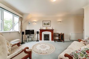 LIVING ROOM- click for photo gallery